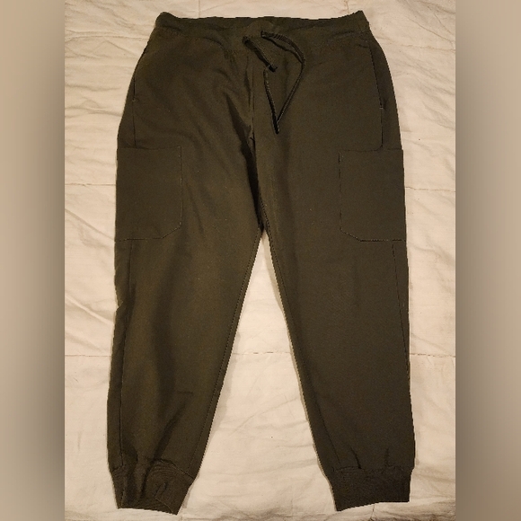 Mandala scrub pants, size large petite - Picture 2 of 3